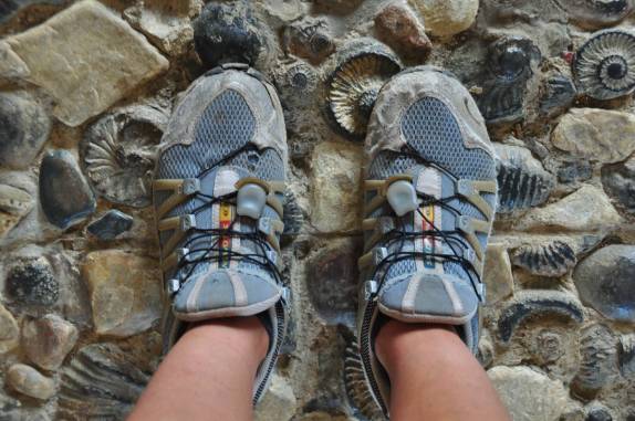 Na construção do antigo monastério em Villa de Leyva, é possível encontrar dezenas de fósseis (Colômbia)